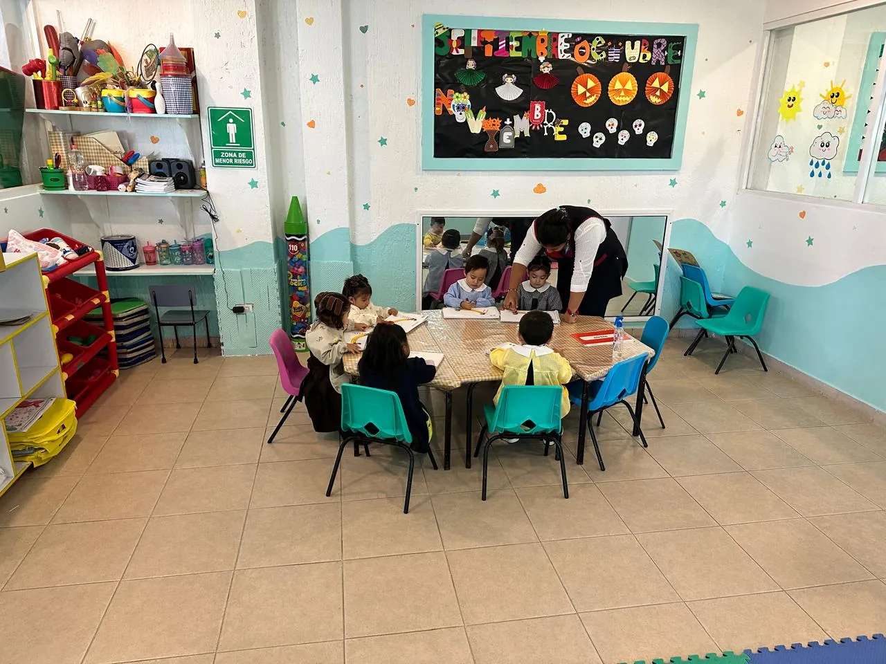 Instalaciones y alumnos de Colegio Freinet · BabyGym