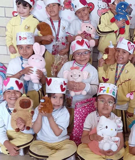 Instalaciones y alumnos de Colegio Freinet · Primaria